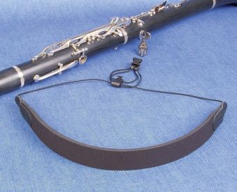 Popruh pro klarinet Clarinet Loop Strap  Černá barva, délka 44,5 - 58,4 cm